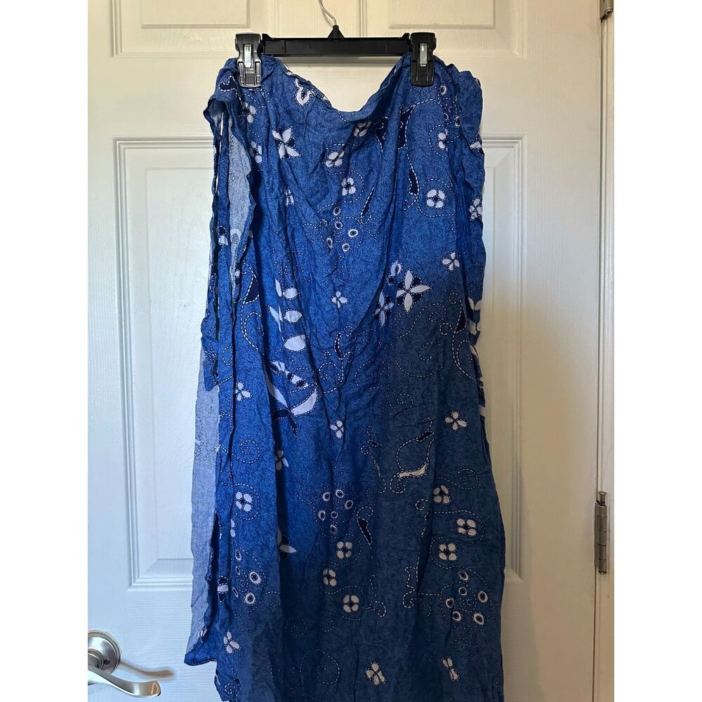 Blue Floral beach coverup – Lightweight, Flowy Casual Style